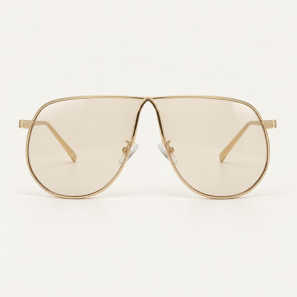 Óculos Aurora da Solune, com lentes aviador amplas e claras, com contorno fino dourado.