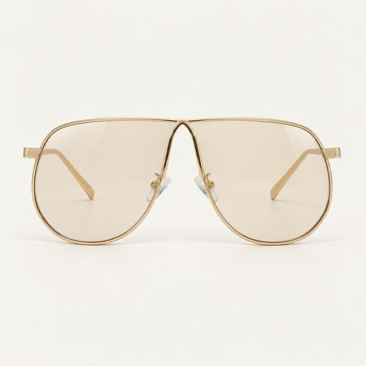 Óculos Aurora da Solune, com lentes aviador amplas e claras, com contorno fino dourado.