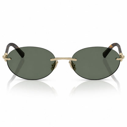 Óculos Duda Preto da Solune, com lentes ovais escuras e frente sem aro aparente.